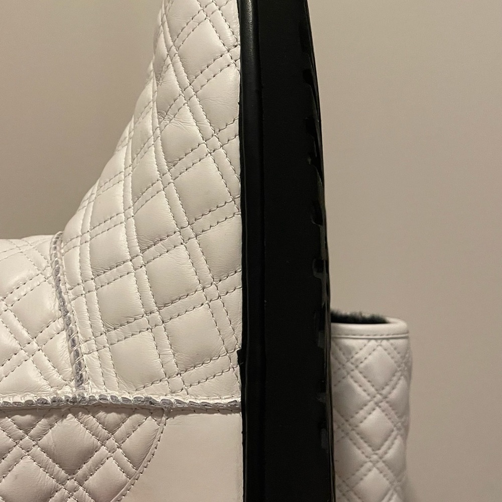 UGGs - Picture 3 of 4